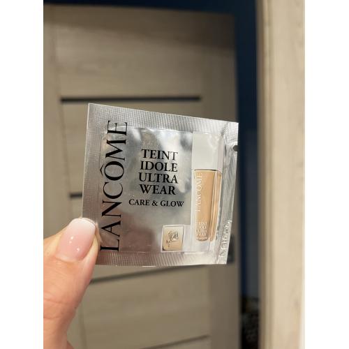 Lancome Teint Idole Ultra Wear Care & Glow Foundation SPF 25 (Pielęgnujący i nawilżający podkład w płynie SPF 25) - opinie | zdjęcie do recenzji od Ibejhlojda
