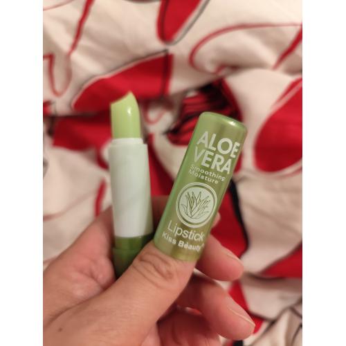 Kiss Beauty Hydrating Aloe Vera Gel Lipstick (Aloesowa pomadka nawilżająca zmieniająca kolor) - opinie | zdjęcie do recenzji od clareblondi - 1