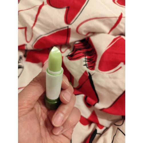 Kiss Beauty Hydrating Aloe Vera Gel Lipstick (Aloesowa pomadka nawilżająca zmieniająca kolor) - opinie | zdjęcie do recenzji od clareblondi - 3