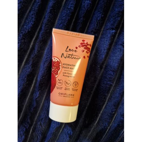 Oriflame Love Nature, Hydrating Face Mask with Upcycled Pomegranate (Nawilżająca maseczka do twarzy z granatem z upcyklingu) - opinie | zdjęcie do recenzji od Gabsonik123