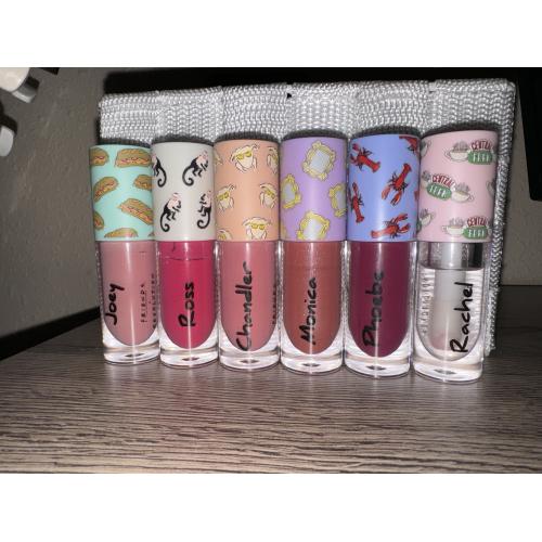 Revolution Beauty (Makeup Revolution) Makeup Revolution x Friends, LipBomb (Błyszczyk do ust (różne rodzaje)) - opinie | zdjęcie do recenzji od Sh1VeRX6