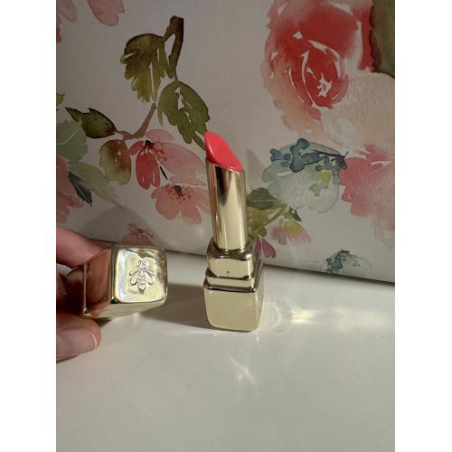 Guerlain KissKiss Bee Glow Lip Balm (Kolorowy balsam do ust z miodem) - opinie | zdjęcie do recenzji od coccinelle_88