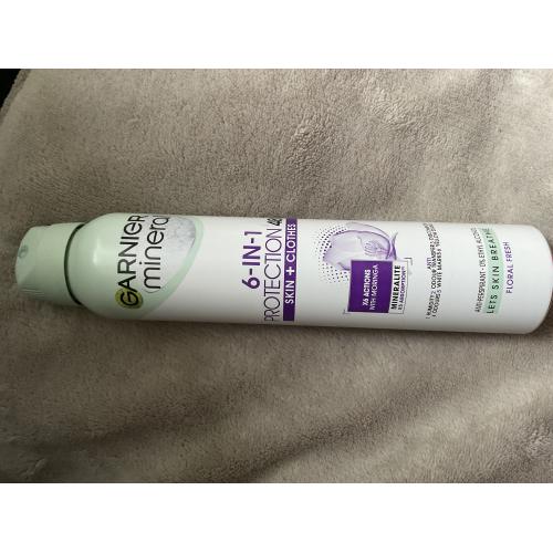 Garnier Mineral Protection 6 Floral Fresh 6 in 1 Protection Skin + Clothes Anti-perspirant Spray 48h (Antyperspirant w sprayu) - opinie | zdjęcie do recenzji od kialacm - 1