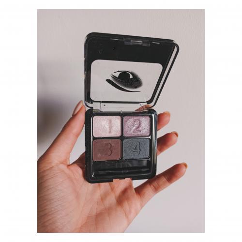 Eveline Cosmetics Quattro Eyeshadow (Poczwórne cienie do powiek) - opinie | zdjęcie do recenzji od Alezwieje - 2