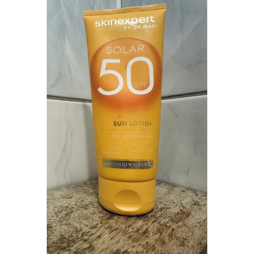 Apteka dr. Max Skin Expert by Dr.Max, Solar Sun Lotion SPF 50 (Nawilżające mleczko do opalania) - opinie | zdjęcie do recenzji od ALM007