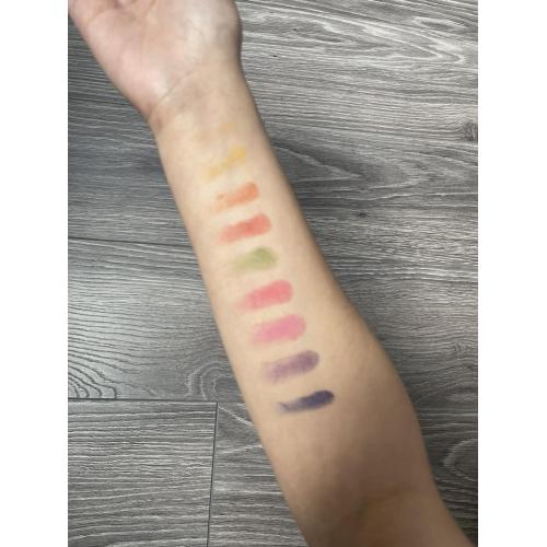 Revolution Pro Regeneration Palette Trends Mischief Mattes (Paleta 18 cieni do powiek) - opinie | zdjęcie do recenzji od Gabriela031099 - 2