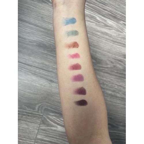 Revolution Pro Regeneration Palette Trends Mischief Mattes (Paleta 18 cieni do powiek) - opinie | zdjęcie do recenzji od Gabriela031099 - 3