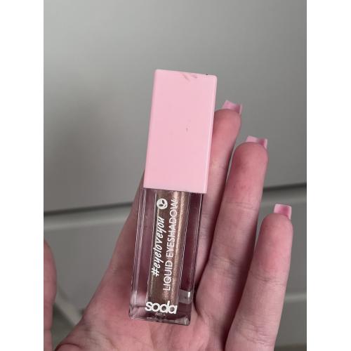 Soda Makeup #eyeloveyou Liquid Eyeshadow (Cień do powiek w płynie) - opinie | zdjęcie do recenzji od Karolina3302 - 1