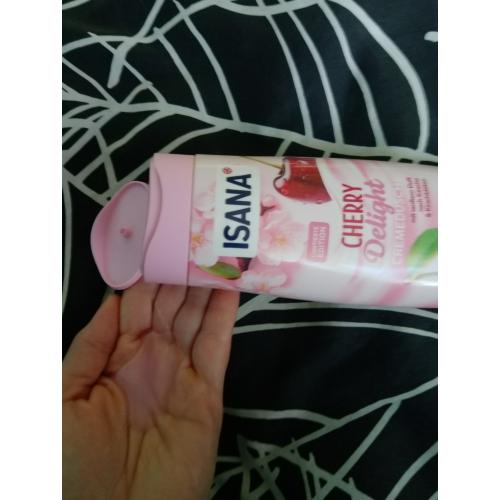 Isana Cherry Delight, Creamy Shower Gel (Kremowy żel pod prysznic) - opinie | zdjęcie do recenzji od Owocowysad - 2