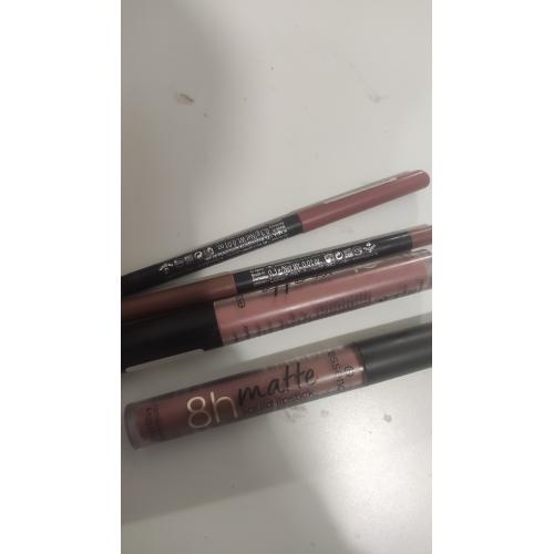 Essence 8h Matte Liquid Lipsitck (Matowa szminka do ust w płynie) - opinie | zdjęcie do recenzji od XmisieqqX - 1
