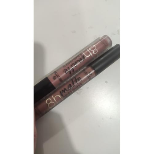 Essence 8h Matte Liquid Lipsitck (Matowa szminka do ust w płynie) - opinie | zdjęcie do recenzji od XmisieqqX - 2