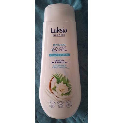 Luksja Silk care, Reviving Coconut & Gardenia Creamy Shower Gel (Kremowy żel pod prysznic `Orzeźwiające kokos i gardenia`) - opinie | zdjęcie do recenzji od Roksana_Woo