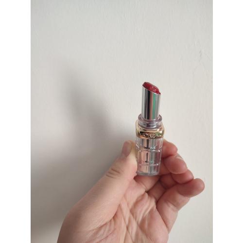 L'Oreal Paris Color Riche Shine Lipstick (Pomadka połyskująca) - opinie | zdjęcie do recenzji od xLullabyx - 2