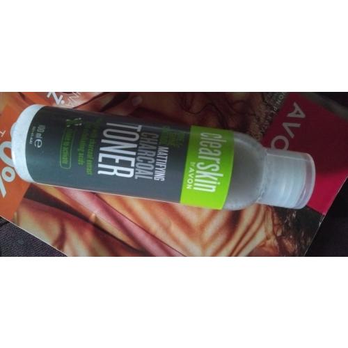 Avon Clearskin, Mattifying Charcoal Toner (Głęboko oczyszczający tonik z aktywnym węglem) - opinie | zdjęcie do recenzji od iwonab1