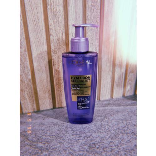 L'Oreal Paris Hyaluron Specialist, Replumping Purifying Gel Wash (Żel myjący do twarzy wypełniająco-oczyszczający) - opinie | zdjęcie do recenzji od Rumcykiewicz