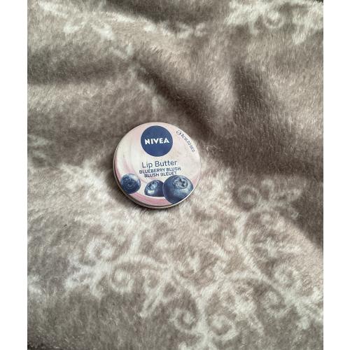 Nivea Lip Butter (Masło do ust - różne rodzaje) - opinie | zdjęcie do recenzji od kialacm