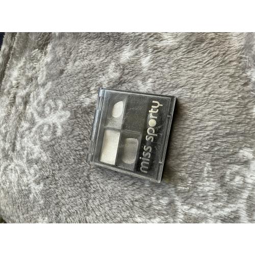 Miss Sporty Studio Color, Quattro Eyeshadow Smoky Eyes (Poczwórne cienie do powiek (nowa wersja)) - opinie | zdjęcie do recenzji od kialacm