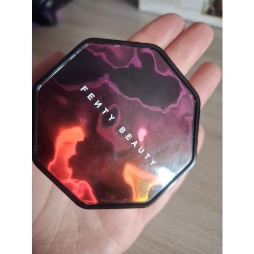 Fenty Beauty by Rihanna Hot Cheeks, Velour Blushlighter (Błyszczący róż do policzków w kremie) - opinie | zdjęcie do recenzji od Weronixis - 3