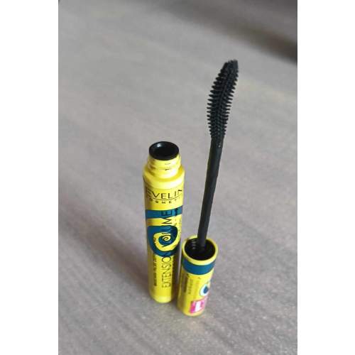 Eveline Cosmetics Extension Volume 4D False Definition, Push Up Volume and Curl (Tusz do rzęs podkręcający rzęsy oraz zwiększający ich objętość) - opinie | zdjęcie do recenzji od optostin