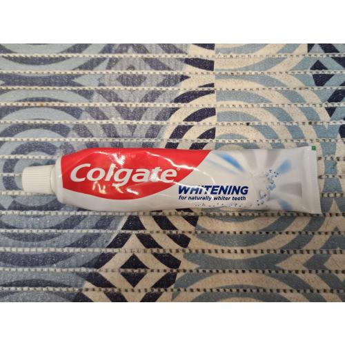 Colgate Whitening Toothpaste (Wybielająca pasta do zębów) - opinie | zdjęcie do recenzji od Pantera Nera
