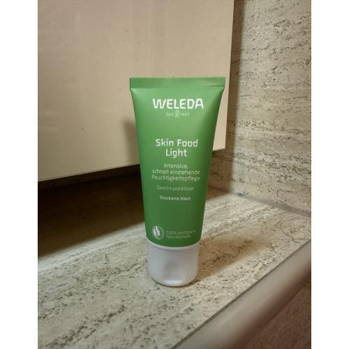 Weleda Skin Food Light (Krem natychmiastowo i silnie nawilżający skórę) - opinie | zdjęcie do recenzji od nilatayo