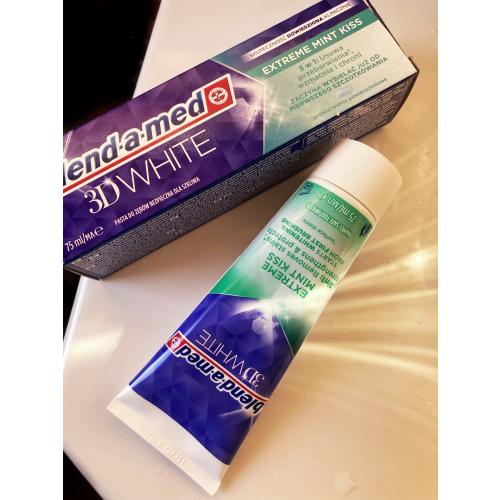 Blend - a - med 3D White Fresh Extreme Mint Kiss Toothpaste (Pasta do zębów) - opinie | zdjęcie do recenzji od 123eliza96