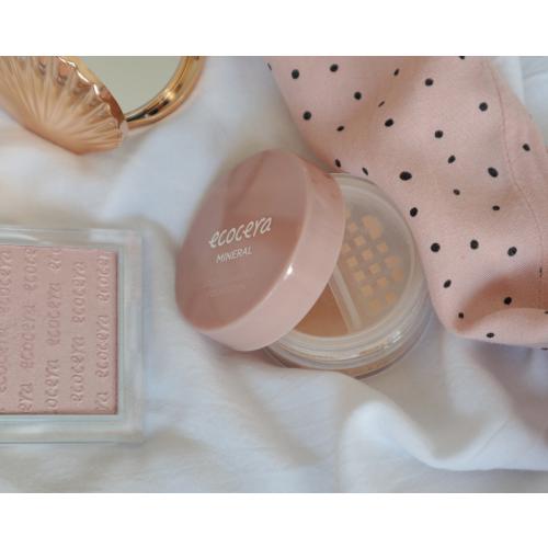 Ecocera Mineral Loose Coverage Foundation (Sypki podkład mineralny) - opinie | zdjęcie do recenzji od VegeTime - 2