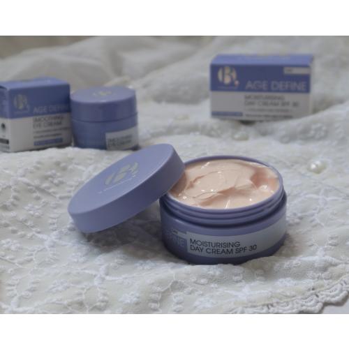 B by Superdrug Age Define, Moisturising Day Cream SPF30 (Nawilżający krem na dzień SPF30) - opinie | zdjęcie do recenzji od VegeTime - 1
