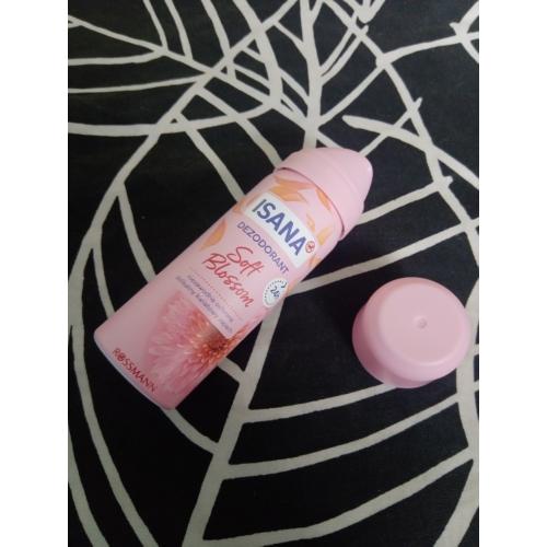 Isana Soft Blossom, Deospray (Dezodorant w sprayu) - opinie | zdjęcie do recenzji od Owocowysad - 1