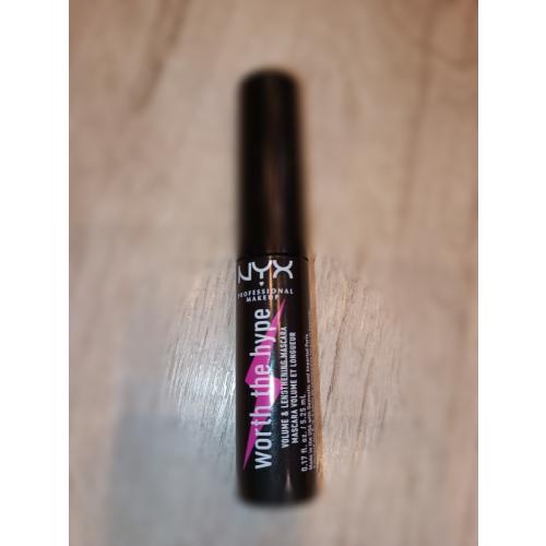 NYX Professional Makeup Worth the Hype, Volumizing & Lengthening Mascara (Tusz do rzęs) - opinie | zdjęcie do recenzji od LandOfBliss
