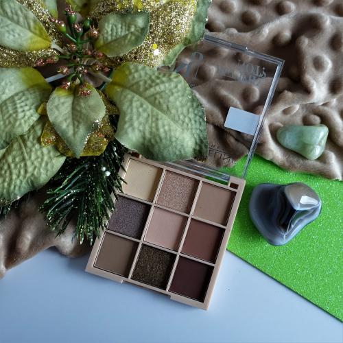 Eveline Cosmetics Look Up , But Why Not? Eyeshadow Palette (Paleta cieni do powiek) - opinie | zdjęcie do recenzji od Elednor - 3