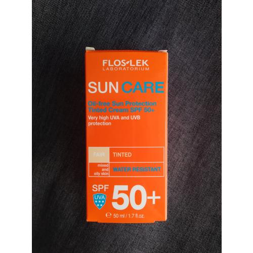Floslek Sun care, Oil-free krem tonujący wodoodporny  SPF 50+ skóra tłusta i mieszana - opinie | zdjęcie do recenzji od Avesammael - 1