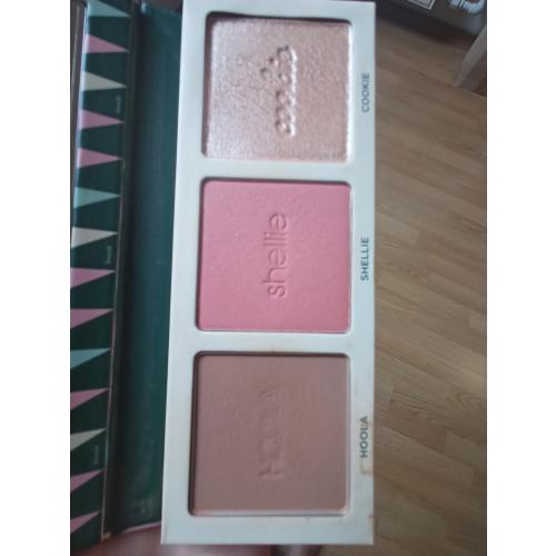 BeneFit Cheery Cheers Face Palette (Paleta do makijażu twarzy) - opinie | zdjęcie do recenzji od Lagadema16