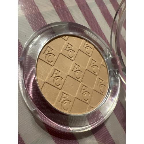 Eveline Cosmetics Feel the Bronze, Bronzing & Contouring Powder (Puder brązujący i konturujący) - opinie | zdjęcie do recenzji od Mirabellax3 - 2