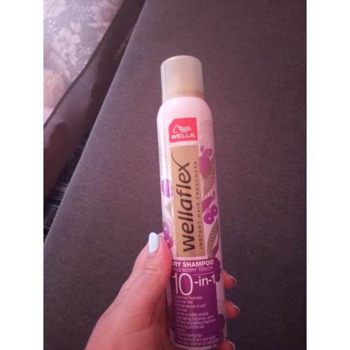 Wella Wellaflex, 10-in-1 Wild Berry Touch Dry Shampoo (Suchy szampon do włosów) - opinie | zdjęcie do recenzji od mm2991