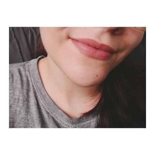 Rimmel Lasting Finish Lipstick by Kate Moss (Szminka do ust) - opinie | zdjęcie do recenzji od Alezwieje - 2