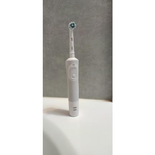 Oral-B Elektryczna szczoteczka do zębów Vitality 3D White - opinie | zdjęcie do recenzji od Kawusia94