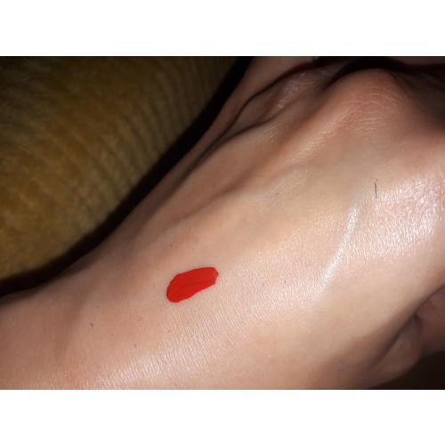 Avon Powerstay 16H High Voltage Spark Lip Colour (Lśniąca szminka w płynie) - opinie | zdjęcie do recenzji od Magnolia001 - 2