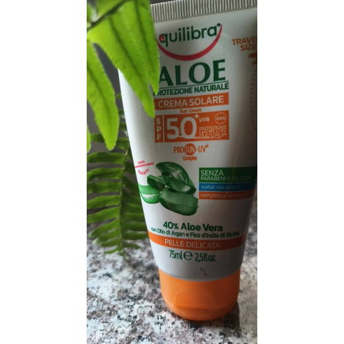 Equilibra Aloe Protezioe Naturale Crema Solaire SPF 50+ (Aloesowy krem przeciwsłoneczny SPF 50+) - opinie | zdjęcie do recenzji od optostin