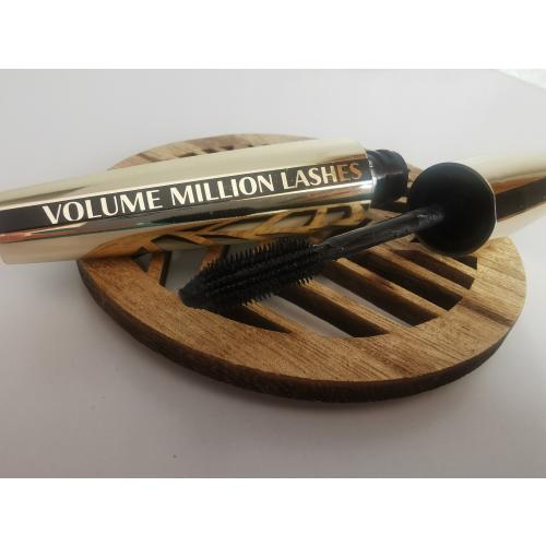 L'Oreal Paris Volume Million Lashes Mascara (Pogrubiający tusz do rzęs) - opinie | zdjęcie do recenzji od Belladonnae - 2