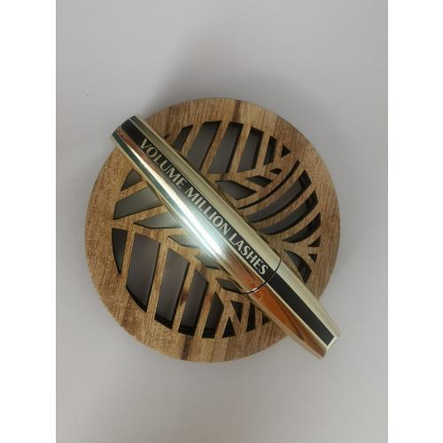 L'Oreal Paris Volume Million Lashes Mascara (Pogrubiający tusz do rzęs) - opinie | zdjęcie do recenzji od Belladonnae - 3