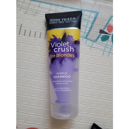 John Frieda Violet Crush for Blondes, Purple Shampoo (Fioletowy szampon do włosów blond) - opinie | zdjęcie do recenzji od PaulinaBednarz