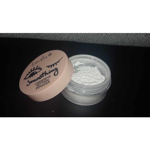 Lovely Smoothing Under Eye Setting Powder (Wygładzający puder sypki po oczy) - opinie | zdjęcie do recenzji od Paula_beautydiary