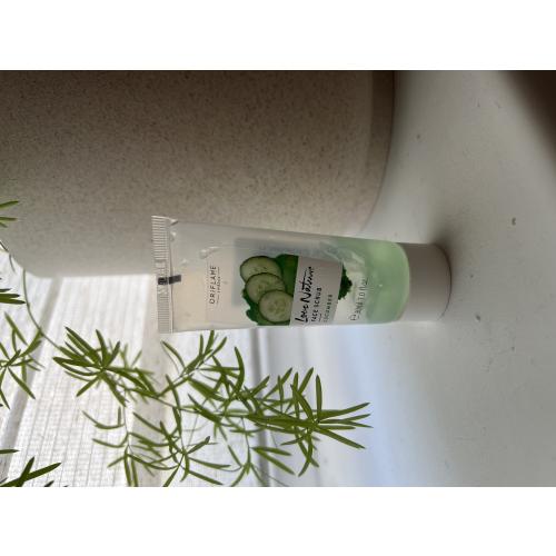 Oriflame Love Nature, Face Scrub Cucumber (Scrub do twarzy z ogórkiem) - opinie | zdjęcie do recenzji od dorflow
