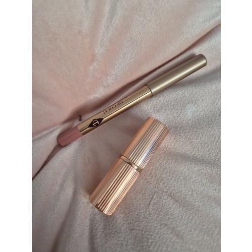 Charlotte Tilbury Matte Revolution, Lipstick (Matowa szminka) - opinie | zdjęcie do recenzji od Kar_sz