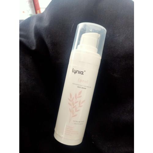 Lynia Pro Ceramides & Peptides Face Cream (Krem z ceramidami, peptydami i wąkrotą azjatycką) - opinie | zdjęcie do recenzji od Vardzia