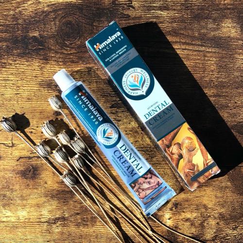 Himalaya Herbals Dental Cream with Clove Essential Oil (Ajurwedyjska pasta do zębów z olejkiem z goździków) - opinie | zdjęcie do recenzji od Crystal1994 - 2