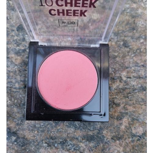 Wibo Cheek to Cheek  Blusher (Róż do policzków) - opinie | zdjęcie do recenzji od Smerfeta83 - 2