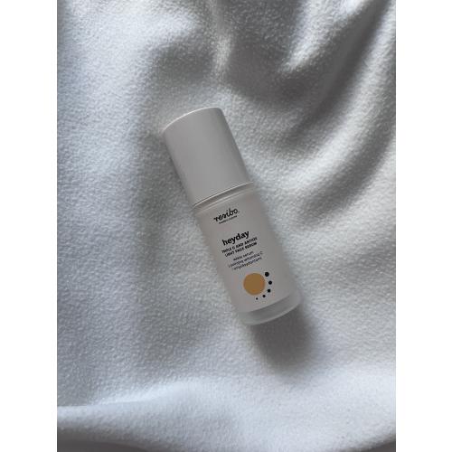 Resibo Heyday, Triple C and Antiox Light Face Serum (Lekkie serum z potrójną witaminą C i antyoksydantami) - opinie | zdjęcie do recenzji od Julia08802