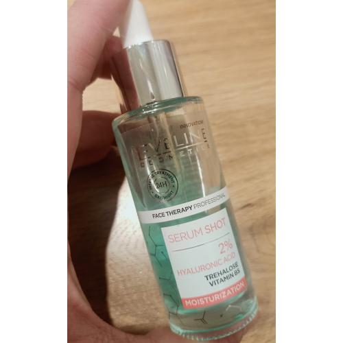 Eveline Cosmetics Face Therapy Professional, Serum Shot, Serum nawilżające z 2% kwasem hialuronowym, trehalozą i witaminą B5 - opinie | zdjęcie do recenzji od Vardzia